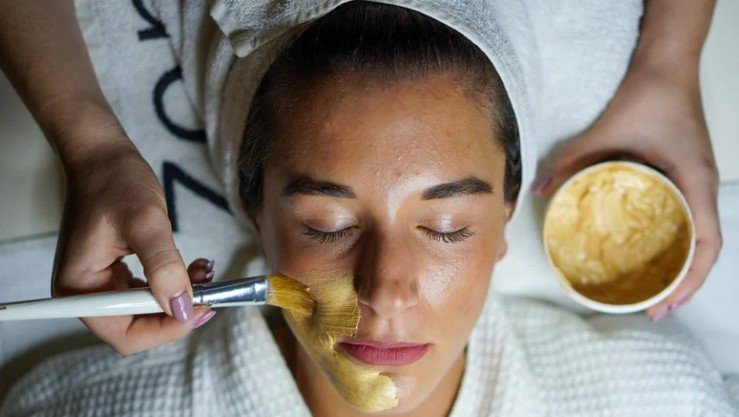 DIY Olive Oil & Brown Sugar Facial Scrub