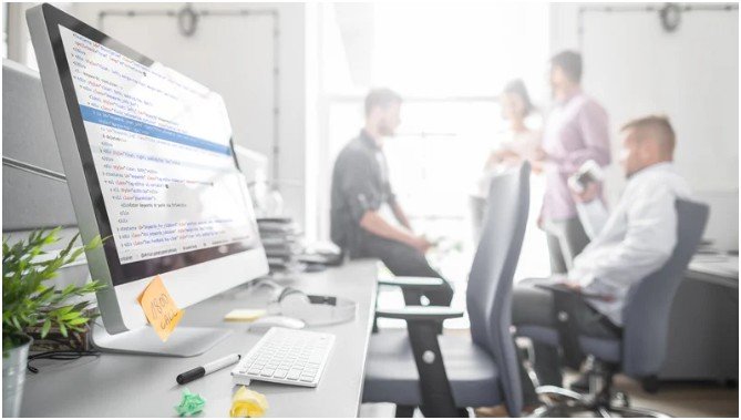 The Power of Laravel: Why Custom-Built Web Applications Outperform Off-the-Shelf Solutions